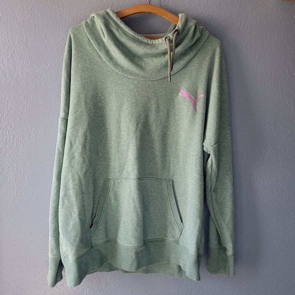 Puma pullover hoodie. Condition: Pre owned no holes or sains